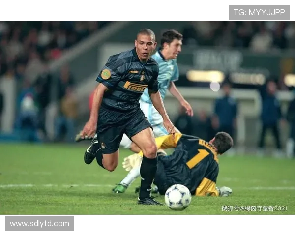 罗纳尔多辉煌生涯回顾与绿茵传奇再现球王风采