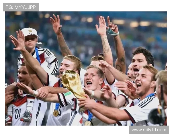 足球世界的荣耀与梦想：从青训到世界杯，探索足球背后的无尽魅力与故事