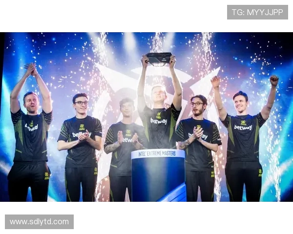 聚焦CSGO探讨JDG战队的团队协作与战术配合之道