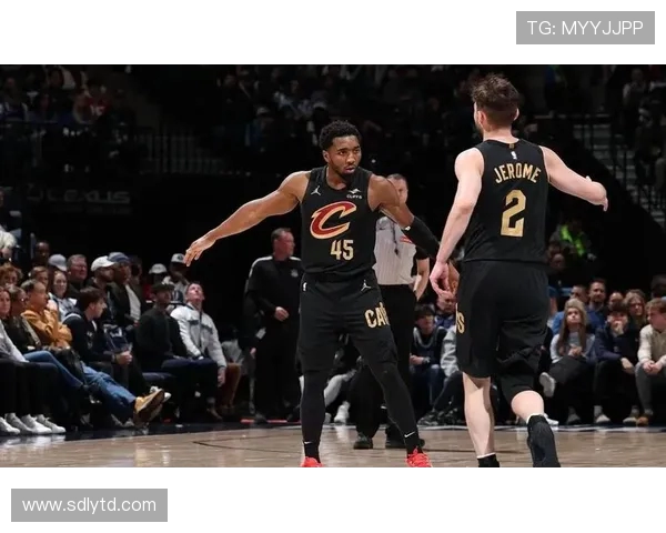 2013年骑士与热火经典对决全场录像回顾与精彩瞬间分析