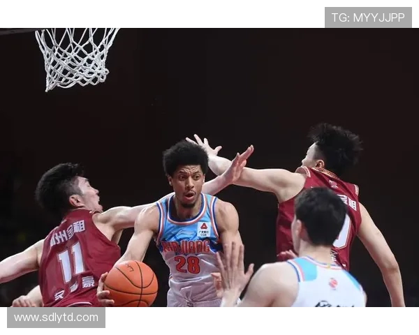 2018新赛季新疆队对阵广州队精彩对决回顾与分析