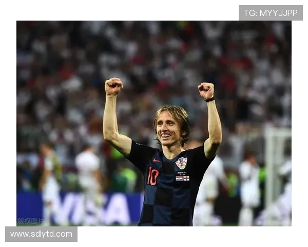 久保建英在赛场上的精彩表现引发球迷热议未来发展潜力无限