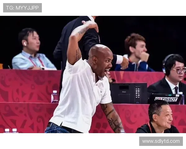 北控队与青岛队激战正酣谁能在这场对决中笑到最后